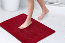 Orkney - Crosshatch Bath mat in Bordeaux