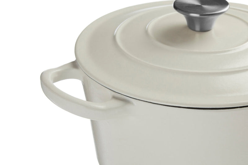 Hygge Medium Cast Iron Casserole Dish