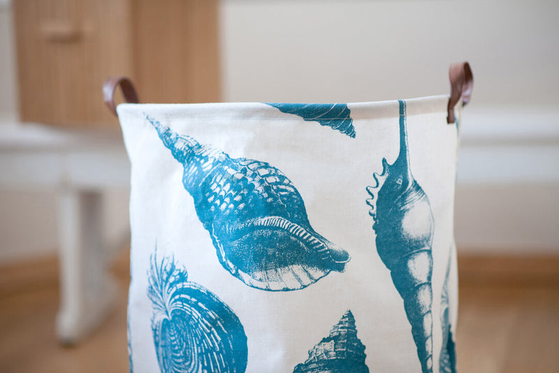 Echo Blue And White Laundry Bag