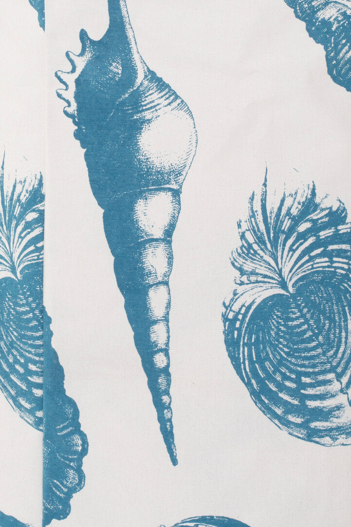 Echo Blue And White Laundry Bag