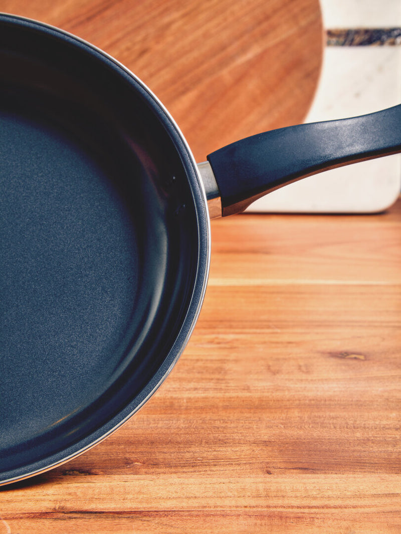 Viggo 24cm Black Frying Pan