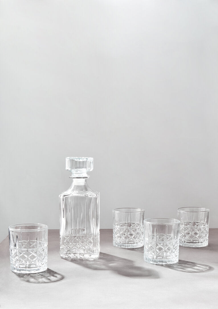 Dayla Diamond Pattern Decanter With Four Glasses