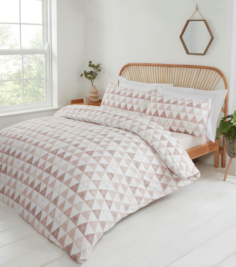 Lewis's Printed Bed In A Bag - Pink Geometric Triangle