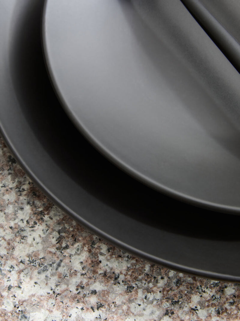 Elmira 16 Piece Black Stoneware Dinner Set