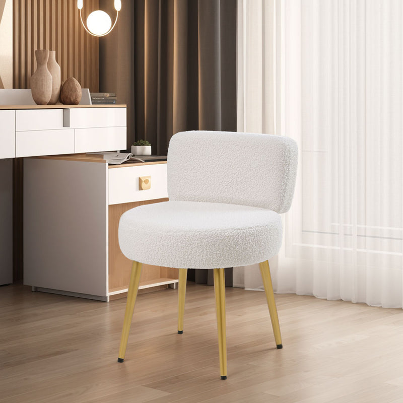 Livingandhome Cream Faux Fur Chair