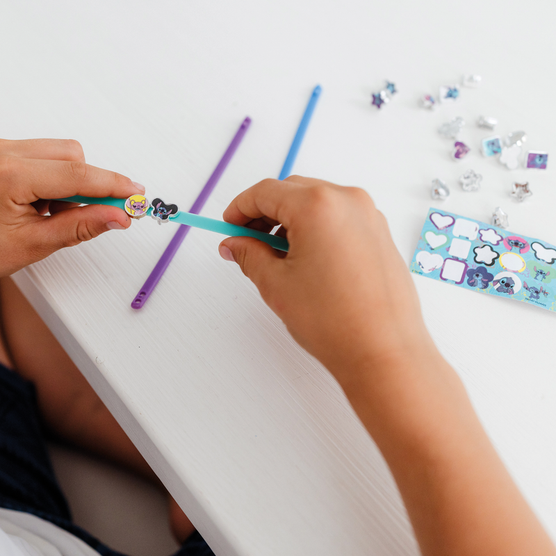 Stitch - 3 Charms & 18 Bracelets