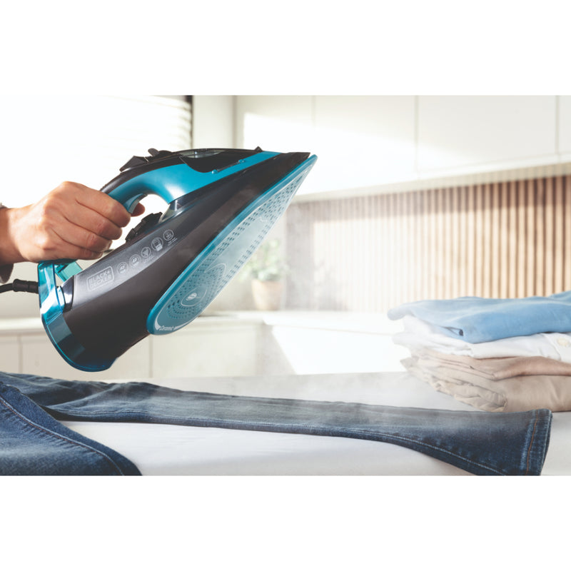 Black+Decker Steam Iron 2600w  - Aqua Blue