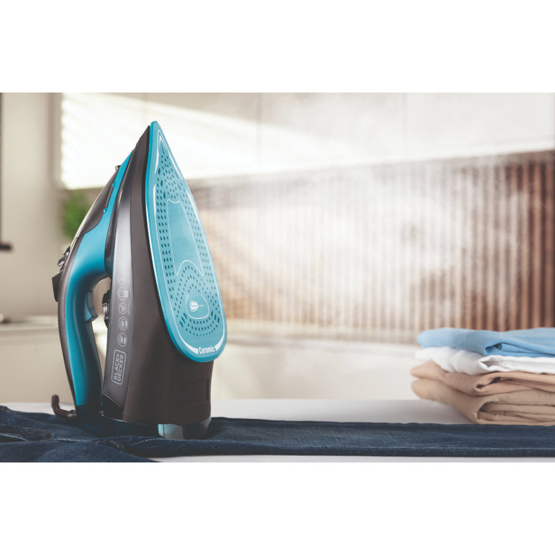 Black+Decker Steam Iron 2600w  - Aqua Blue