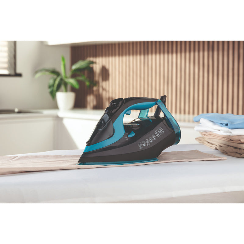 Black+Decker Steam Iron 2600w  - Aqua Blue