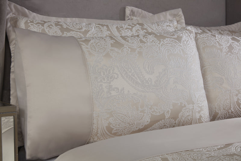 Duchess - Embellished Jacquard Duvet Set in Cream