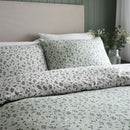 D & D Falling Leaf Duvet Cover Set in Green
