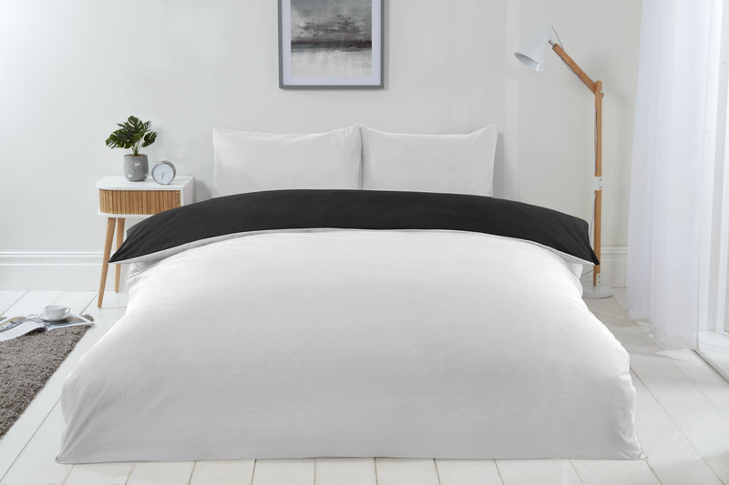 Lyla Reversible Duvet Set in Black/White