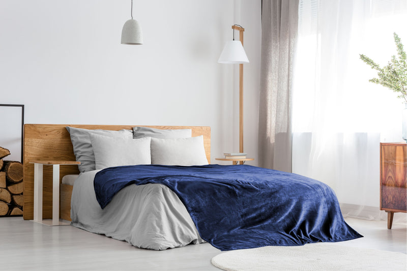 Snug Flannel Fleece Blanket Super Soft Throw in Navy