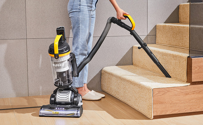 700W Upright Vacuum Cleaner with 2.2L Dust Cup