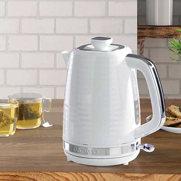 Daewoo Hive 1.7L 3KW Textured Jug Kettle - White