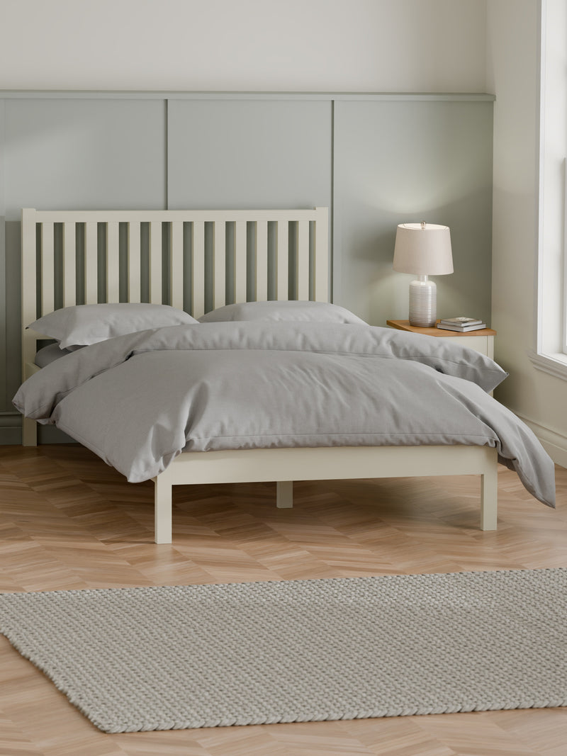 Coxmoor 150cm Bed - Ivory