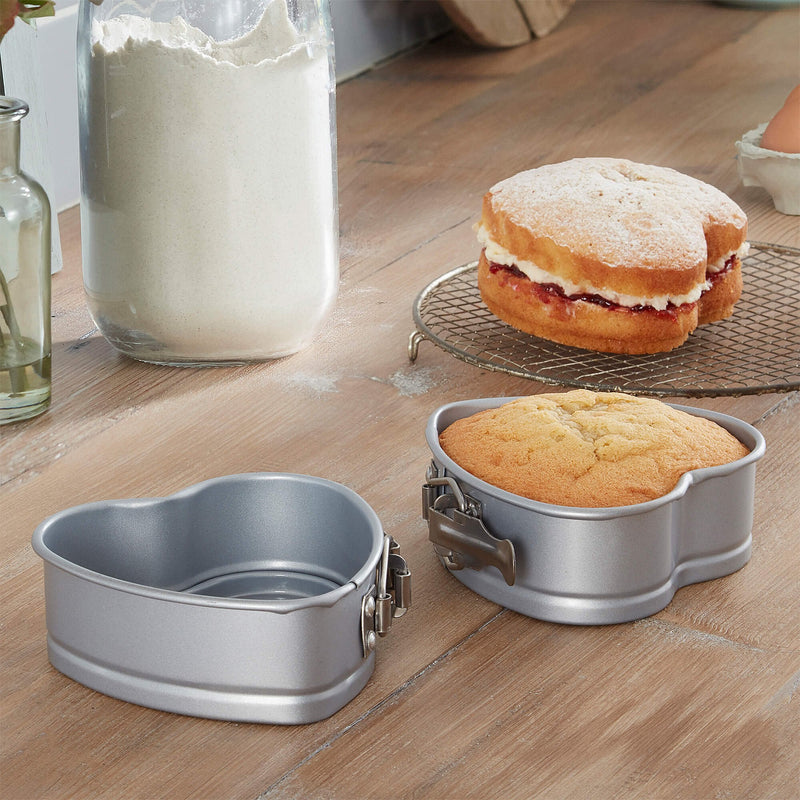 Fearne Collection Set of 2 Mini Heart Springform Baking Tins