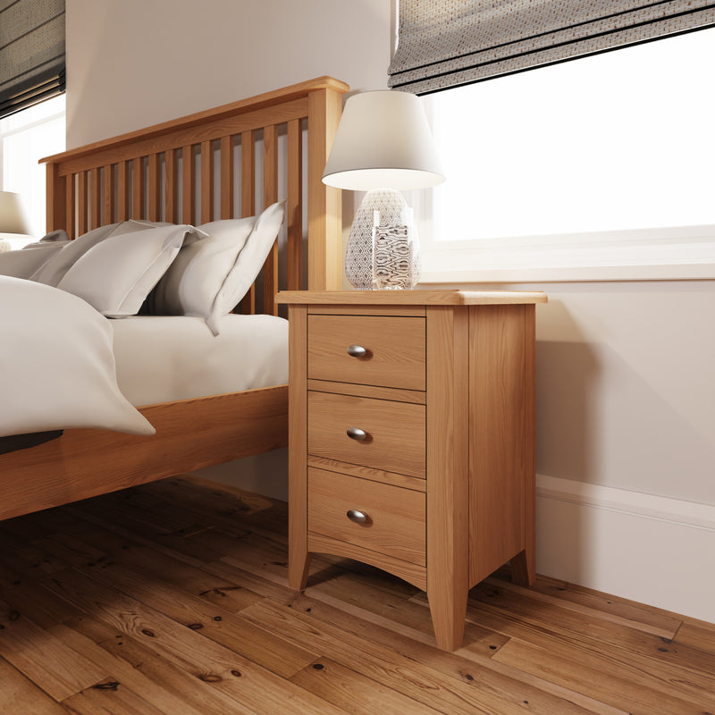 Shrewsbury Light Oak Bedside Table with 3 Drawers 42 x 35 x 58 cm