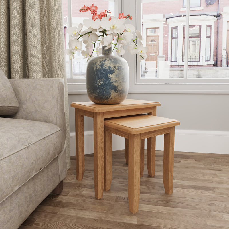Shrewsbury Light Oak Nest of 2 Tables 50 x 32 x 50 cm